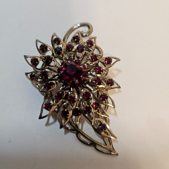 Gold Tone Leaf Shape Red Rhinestone Brooch Floral Flower Pin Unmarked - Picture 5 of 11